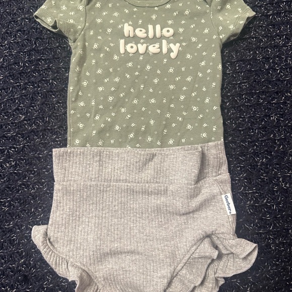 Carter's Gerber Baby Outfit Bundle 6–12M | 8 Pcs - Picture 5 of 6